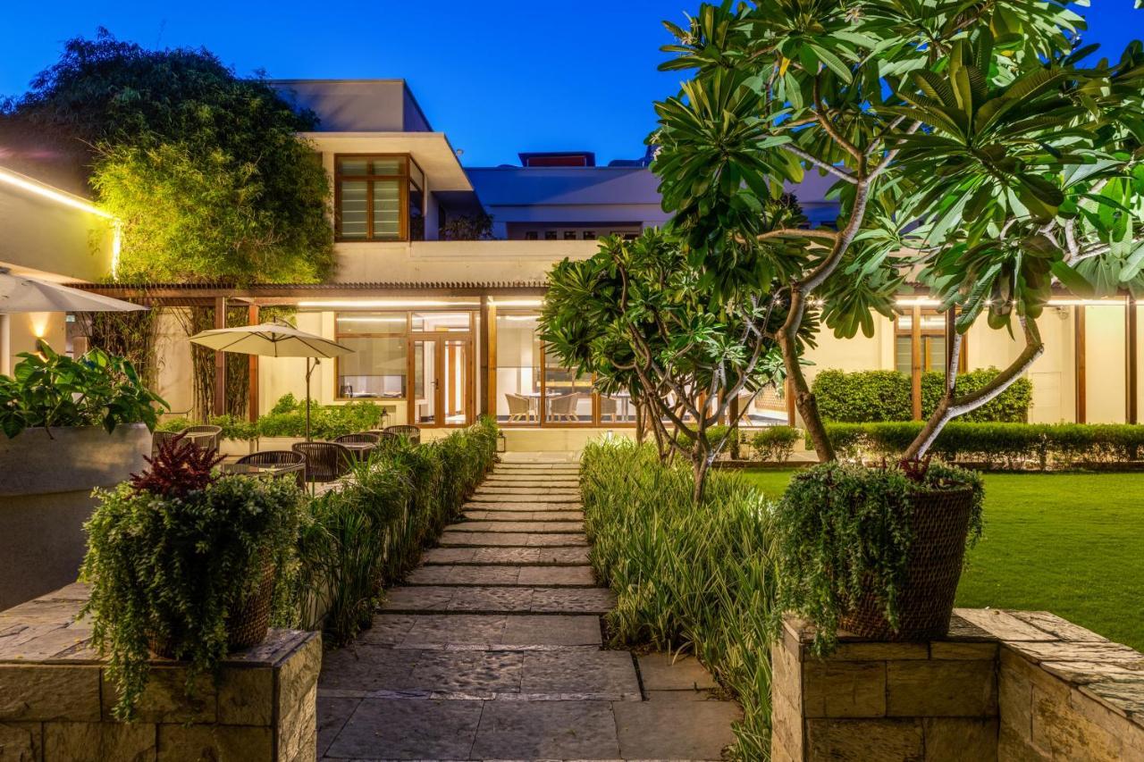 The Manor - New Delhi Hotel Bagian luar foto