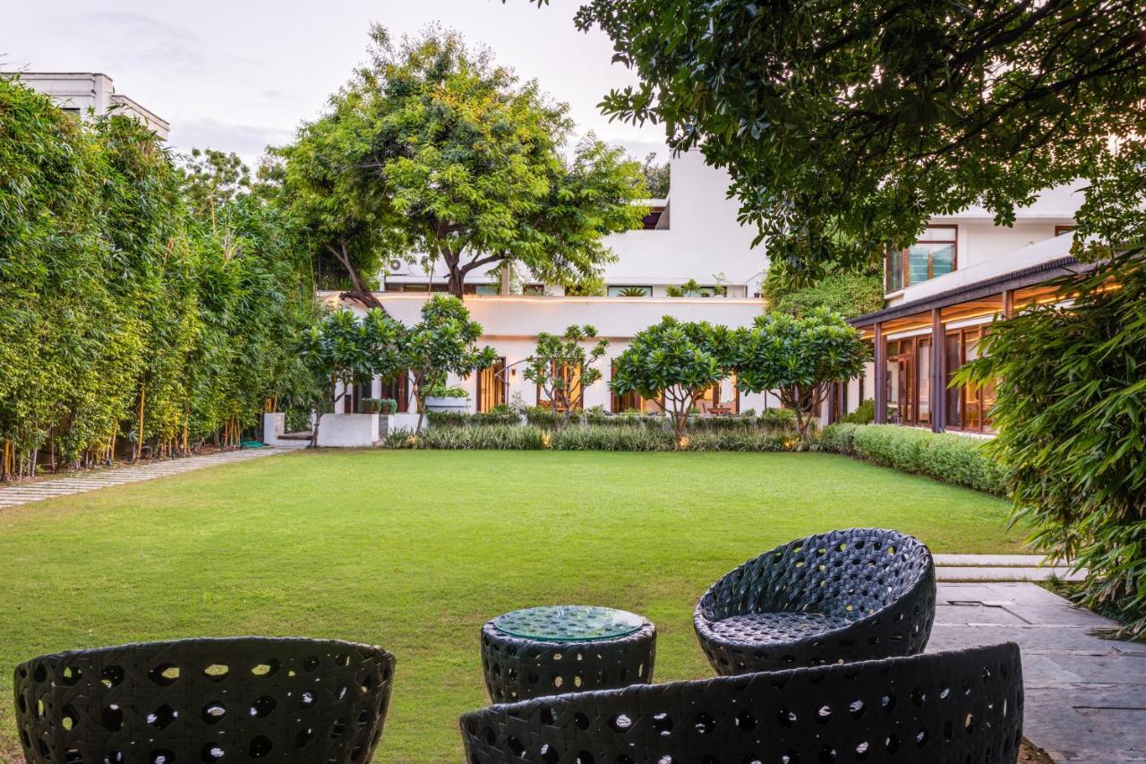 The Manor - New Delhi Hotel Bagian luar foto