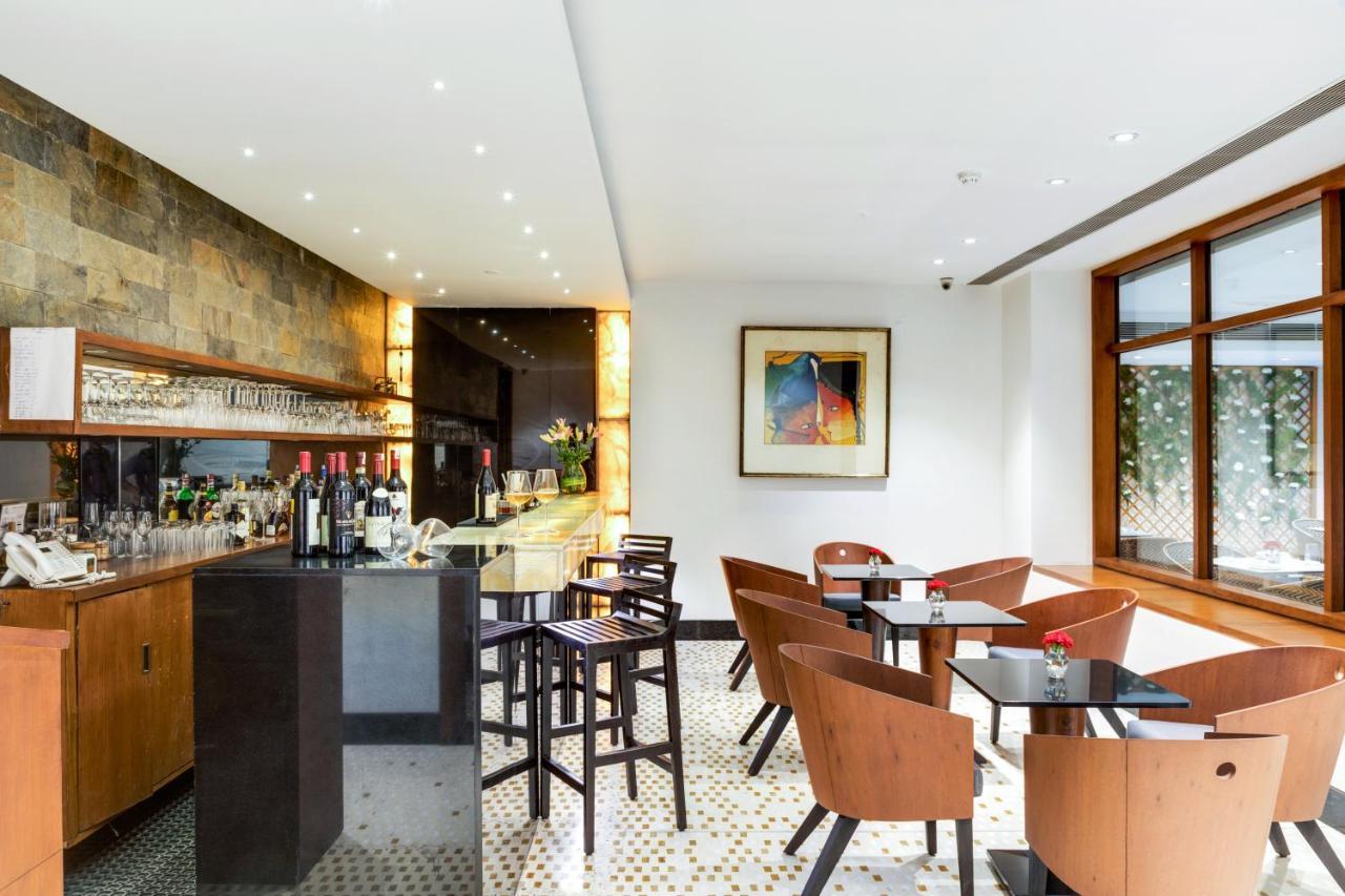 The Manor - New Delhi Hotel Bagian luar foto