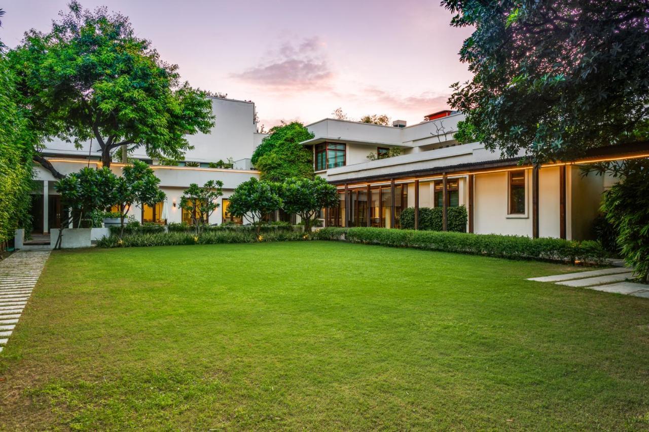 The Manor - New Delhi Hotel Bagian luar foto