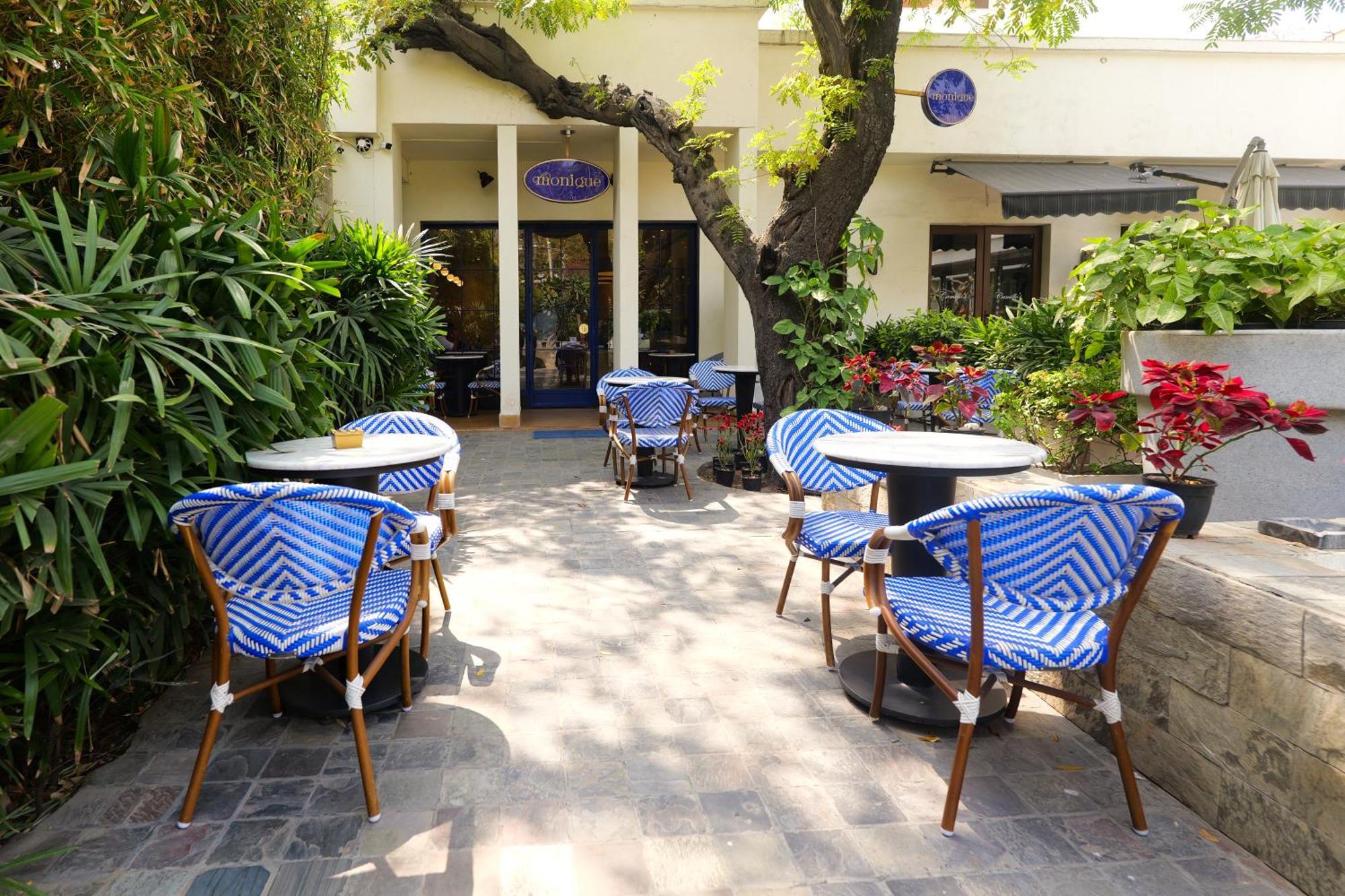 The Manor - New Delhi Hotel Bagian luar foto