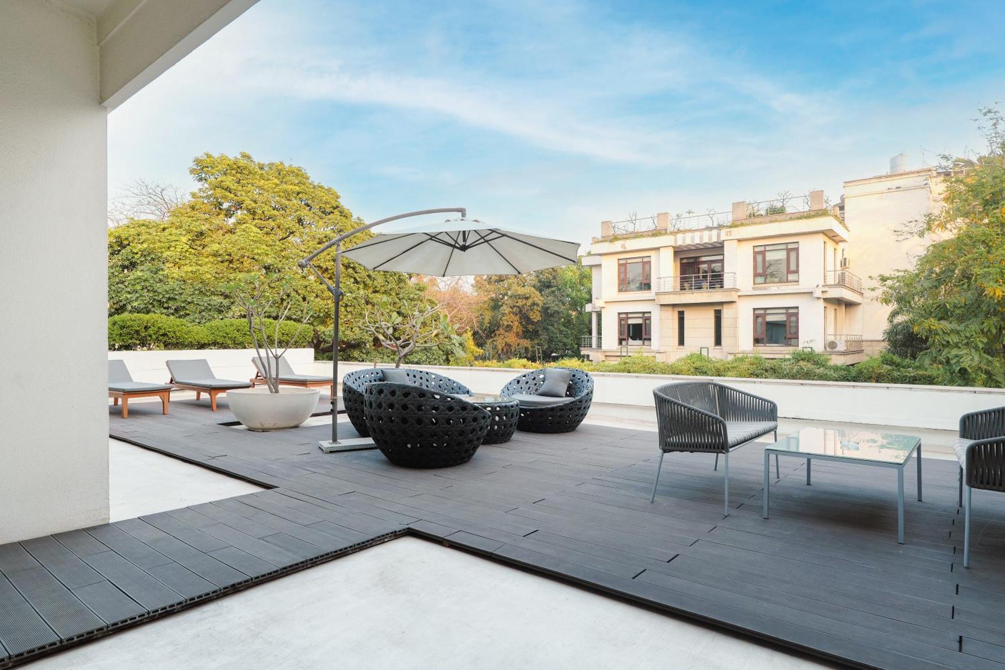 The Manor - New Delhi Hotel Bagian luar foto
