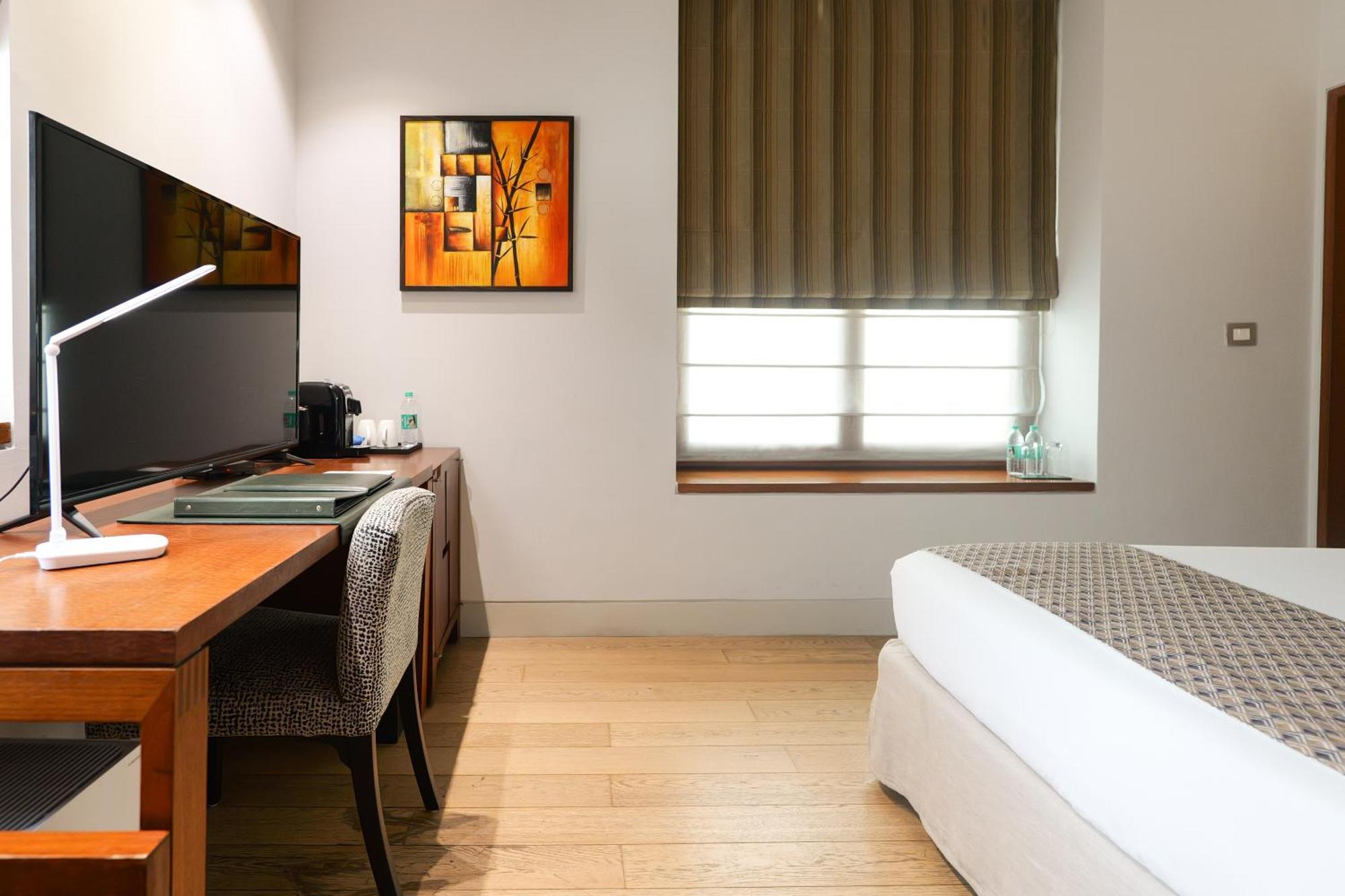 The Manor - New Delhi Hotel Bagian luar foto