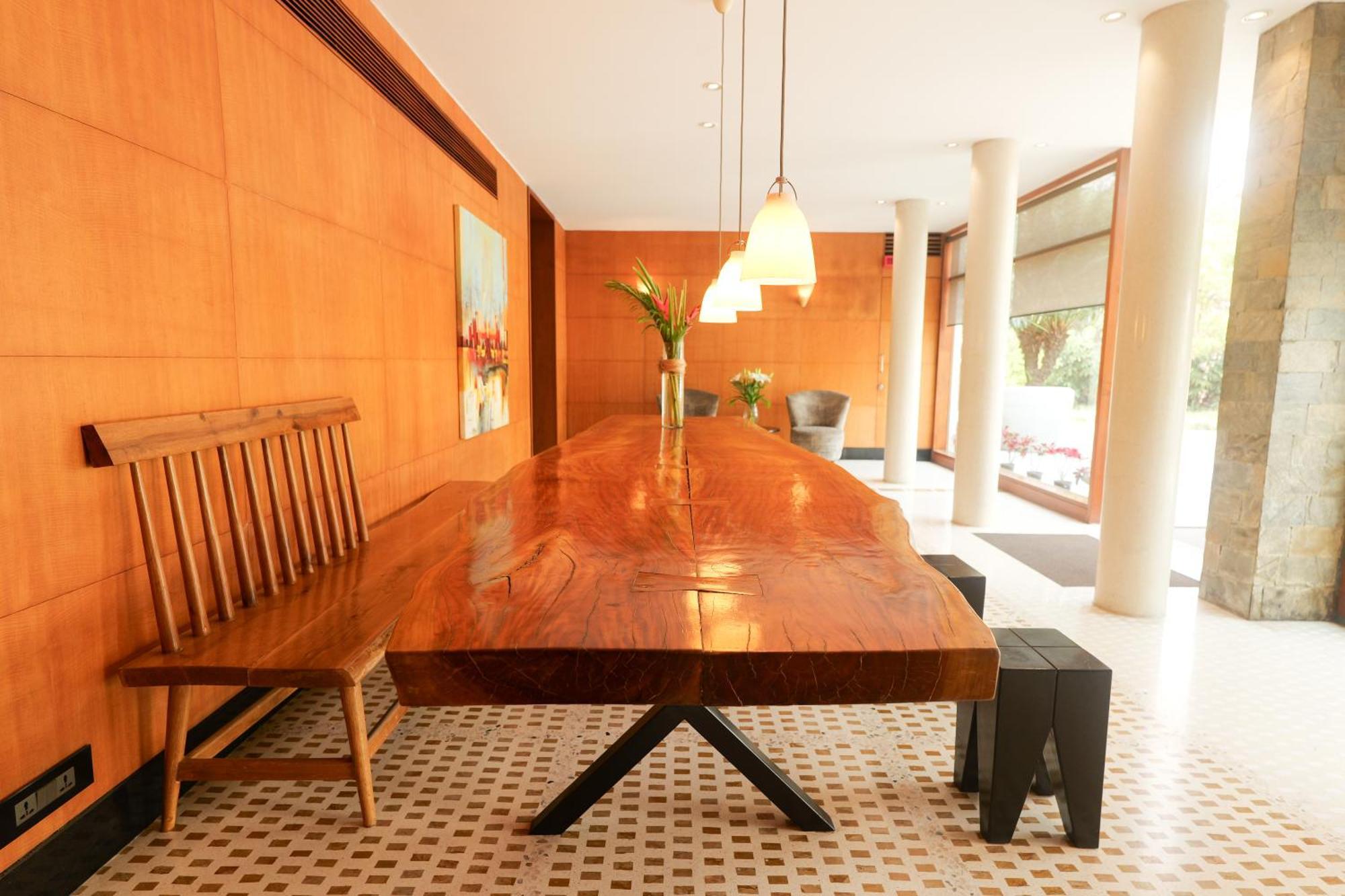 The Manor - New Delhi Hotel Bagian luar foto