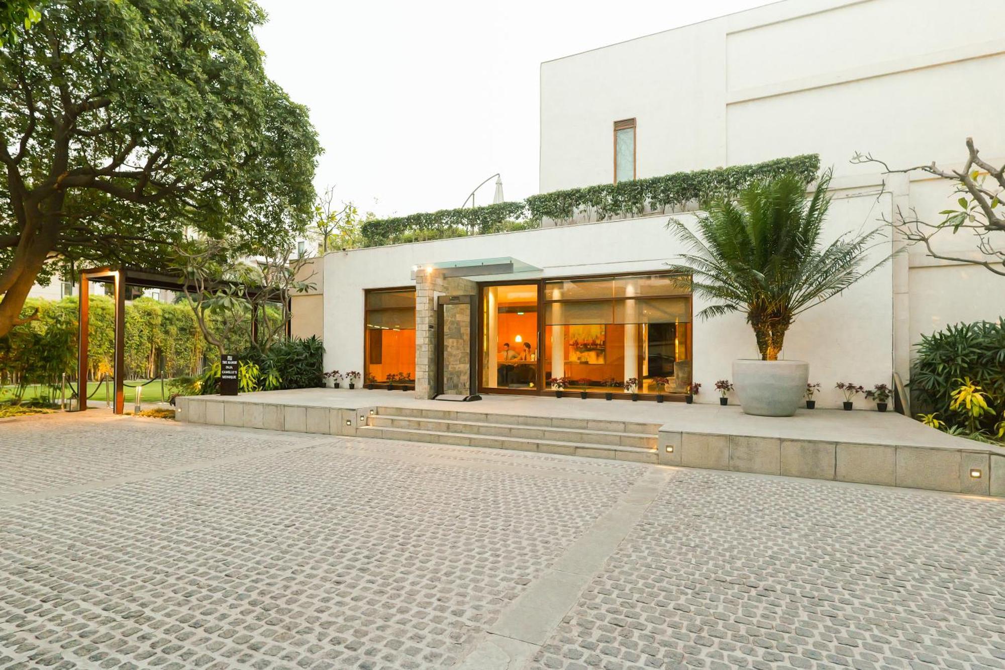 The Manor - New Delhi Hotel Bagian luar foto